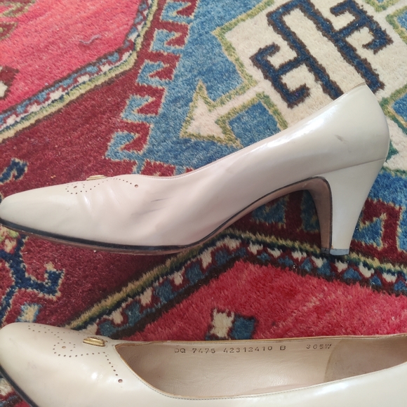 Vintage Ferragamo pumps, cream, made in Italy, size 10B, leather - Picture 5 of 12